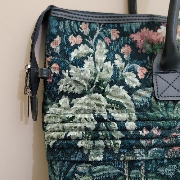 Vintage 1980s ATLANTIC Floral Tapestry Travel Zippered Shopping Tote Bag, Green - Picture 8 of 16